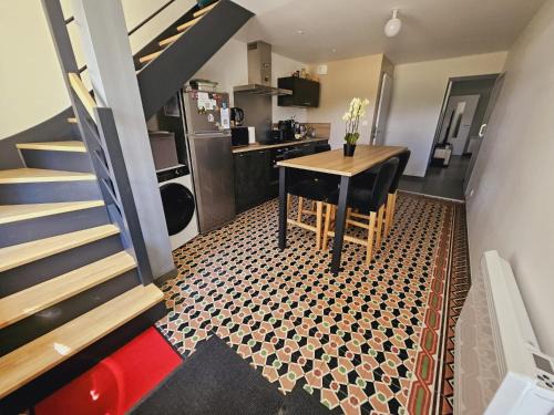 Ancenis Casa | Gîte de 2 chambres - Ancenis A11 - Logis du Château Rouge