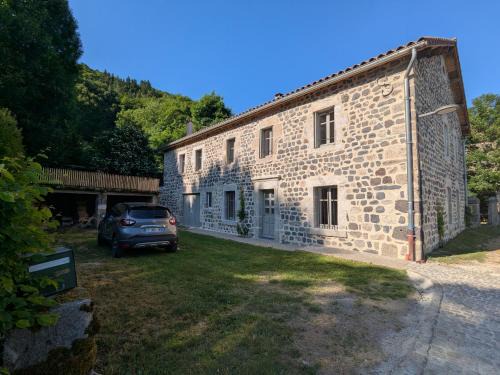 Saint-Arcons-de-Barges Casa | Gîte de caractère rénové, jusqu'à 10 pers., jardin privé, Haute-Loire - FR-1-582-534