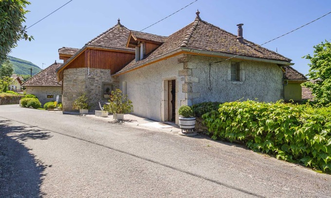 Ruffieux Casa | Gîte de Charme à 6km du lac du Bourget . En Plein Cœur du Vignoble
