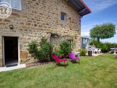 Marols Casa | Gîte de charme à Marols avec jardin, cheminée, wifi et équipements pour toute la famille - FR-1-496-2