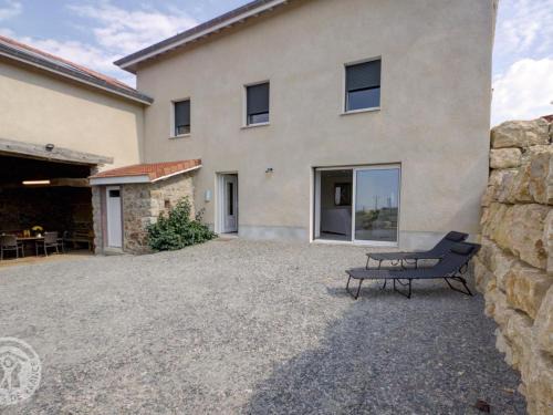 Panissieres Casa | Gîte de charme avec grand jardin, proche St-Etienne et Lyon, tout confort, ferme visitable - FR-1-496-215