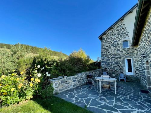 Freycenet-la-Cuche Casa | Gîte de charme avec terrasse, proche sports d'hiver, animaux admis - FR-1-582-26