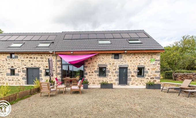 La Goutelle Casa | Gîte de Coral - LA Goutelle