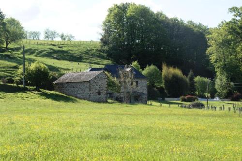 Saint-Bonnet-la-Riviere Apartamento | Gîte de France à Saint-Bonnet-la-Rivière 3 épis - Gîte de France 8 personnes MAE-8984