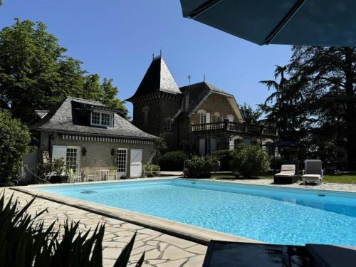 Brive-la-Gaillarde Apartamento | Gîte de France Pool house et tennis 3 épis - Gîte de France 7 personnes MAE-4611