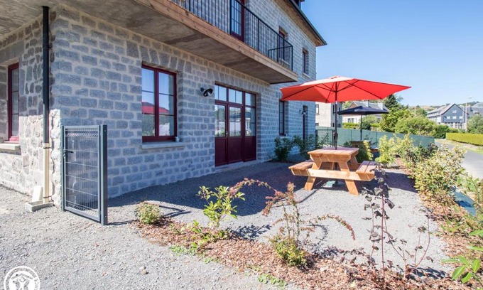 Besse-en-Chandesse Casa | Gîte de Granit ROSE