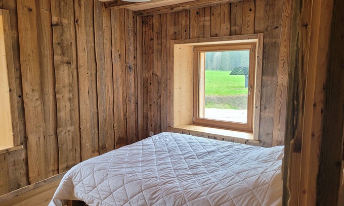 Rochejean Casa | Gîte de groupe "La Ferme" protected natural site