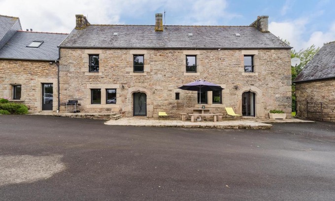 Ploumilliau Casa | Gîte de Kerduraison - Maison avec grand jardin
