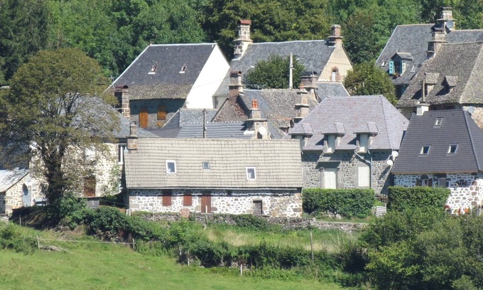 Le Fau Casa | Gîte des Crêtes, M2 *** (cerca de Salers), orientación sur, tranquilo, vista al valle