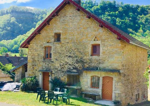 Ladoye-sur-Seille Casa | Gîte des reculées