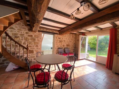 Lonlay-l'Abbaye Casa | Gîte des Rochers