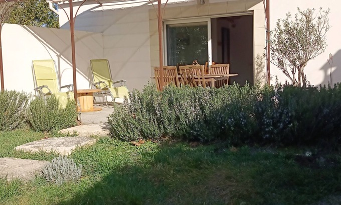 L'Isle-sur-la-Sorgue Cabaña | GÎTE DU BOIS DORÉ