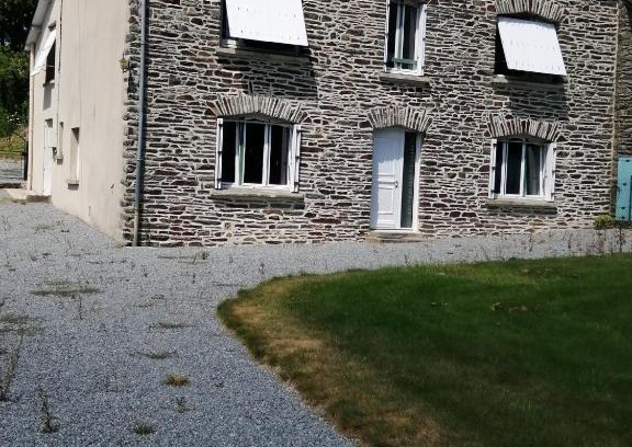 Saint-Laurent-sur-Oust Apartamento | Gîte du courtil aux fées