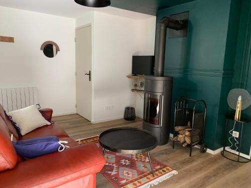 Noyal-Muzillac Apartamento | Gîte du Nid Beau Duplex tout confort, entouré de verdures, piscine chauffée de mi-mai à mi-sept