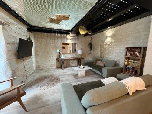 Ligre Casa | Gîte du Puits Chauveau Spa Vignes Chateaux 8pers