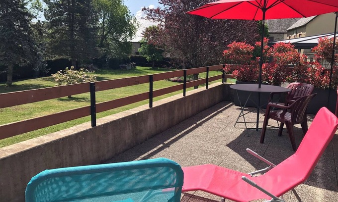 Bagnols Casa | Gîte en Auvergne 2/3 Pers Terrasse, Grand Jardin Tout Confort