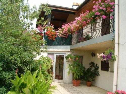 Sercoeur Casa | Gîte ensoleillé idéal pour couples - Proche d'Épinal avec terrasse et Wifi - FR-1-589-613