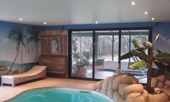 La Bourboule Casa | Gîte Exceptionnel Piscine Intérieure et Jacuzzi, Fitness, Billard, Pétanque !