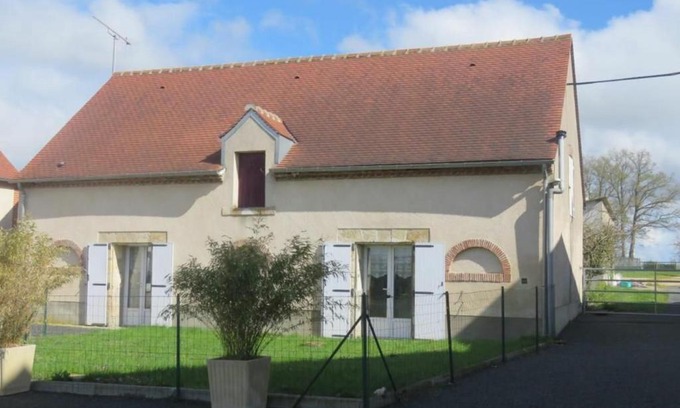 Vieilles-Maisons-sur-Joudry Casa | Gîte familial à la ferme avec jardin clos, proche Forêt d'Orléans et étangs, lits faits, jeux enfants - FR-1-590-88