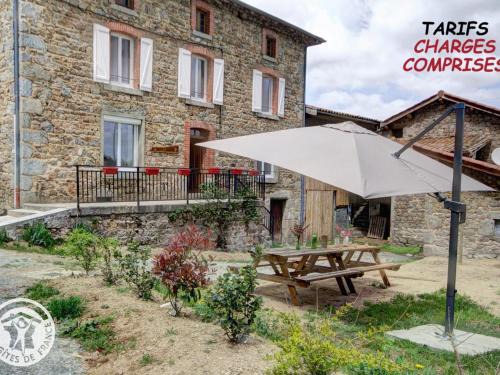 Saint-Didier-sur-Rochefort Casa | Gîte familial 200m² avec 6 chambres, terrasse, jardin, proche ferme, charges incluses, animaux acceptés - FR-1-496-18
