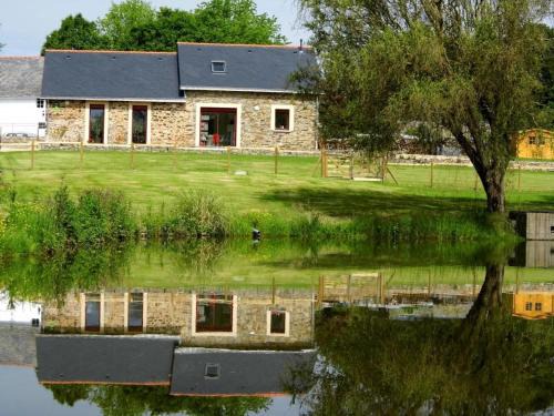 Nort-sur-Erdre Casa | Gîte familial au calme avec étang privé, proche Nantes, jardin, activités, et accès PMR - FR-1-306-961