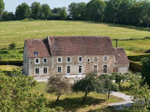 La Mesniere Casa | Gîte familial de charme pour 13 pers. avec cheminée historique, terrasse, jardin et 3 salles d'eau. - FR-1-497-209