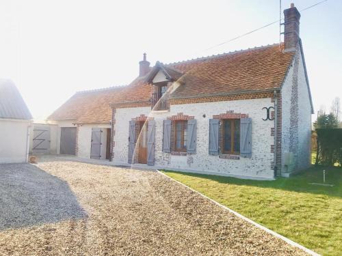 Mur-de-Sologne Casa | Gîte familial en Sologne avec grand jardin, jeux pour enfants et proche des châteaux et commerces. - FR-1-491-373