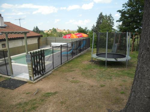 Saint-Haon-le-Chatel Casa | Gîte familial avec piscine, jardin clos et jeux pour enfants - Saint-Haon-le-Châtel - FR-1-496-21
