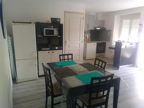 Villiers-au-Bouin Casa | Gîte familiale au cœur du village