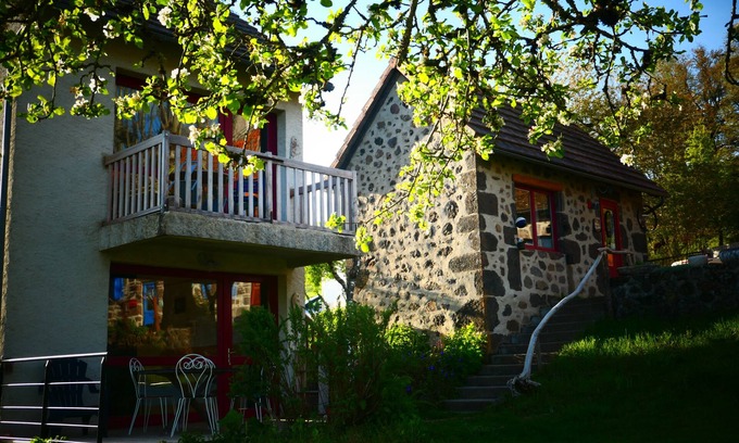 Saint-Cirgues-de-Jordanne Apartamento | Gîte Cocoon au Calme Dans les Montagnes du Cantal sur la Route du Puy Mary