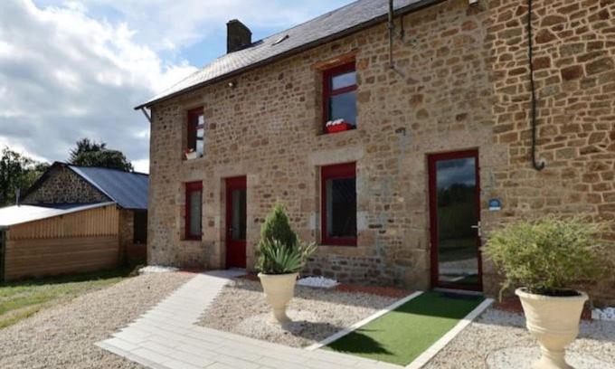 Saint-Georges-de-Reintembault Casa | Gîte La Vieille Mazure