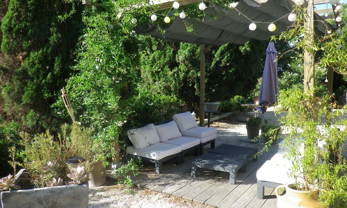 Les Angles Apartamento | Gîte Garrigue Dans une Propriété Calme et Arborée Pour 4 Pers Proche D'avignon