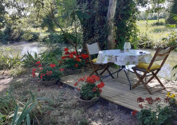 Beaulieu-les-Loches Apartamento | gîte " jardin peyrona" visite zoo beauval et châteaux de Loire