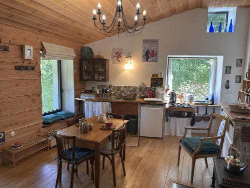 La Chabanne Casa | Gîte L'Échappée Belle - Havre de paix dans la Montagne Bourbonnaise - FR-1-489-591