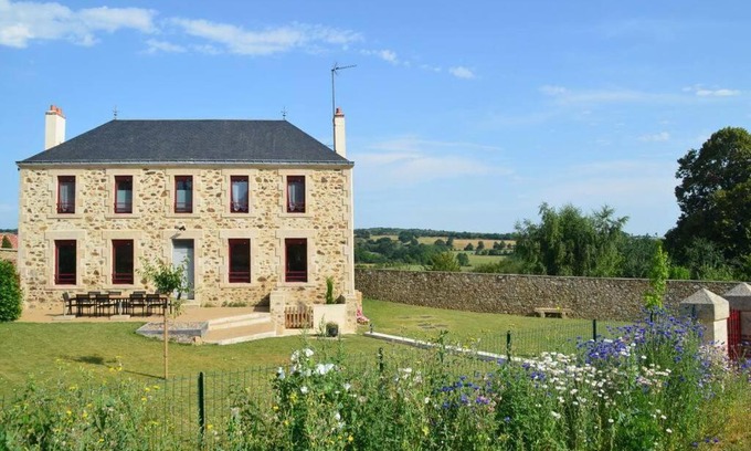 Sevremont Casa | Gîte La Dortière s'Amuse, magnifique maison de maître 12min du Puy du Fo