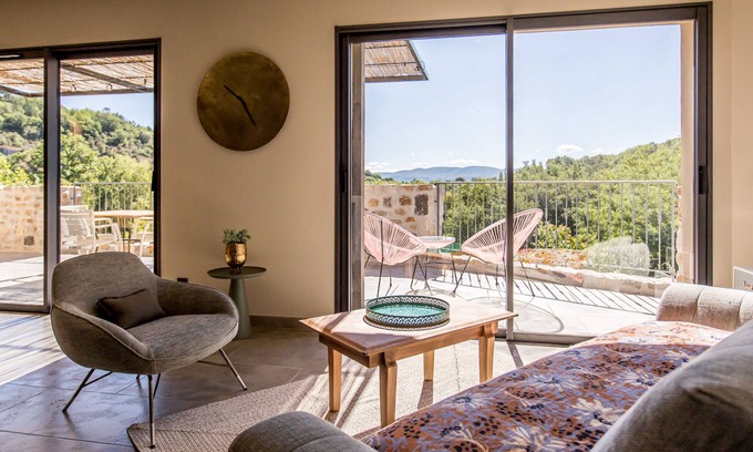 Casteljau Villa | Villa-Exclusivo-Baño en la habitacion-Vista a la Piscina-Villa Laumaga