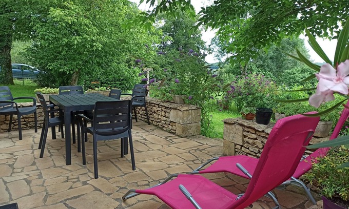 Savignac-de-Miremont Casa | Gîte les acacias 4 / 6p clasificado 3 estrellas renovado 2016 ideal para familias, jubilados