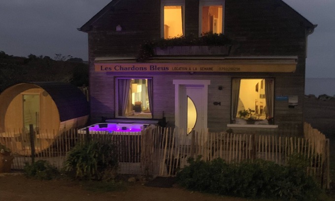 Pleubian Casa | Gîte Les Chardons Bleus. Sea view / wellness area