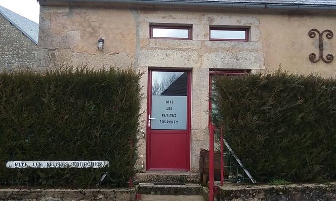 Saint-Brisson Casa | Gîte les petites fourches, Burgundy, Morvan Park. Rated 3 stars.