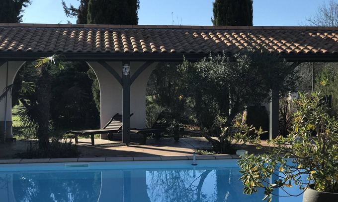 Biganos Casa | 100m2 house and 5000m2 park "Gîte les Pins", patio, heated swimming pool, bicycles