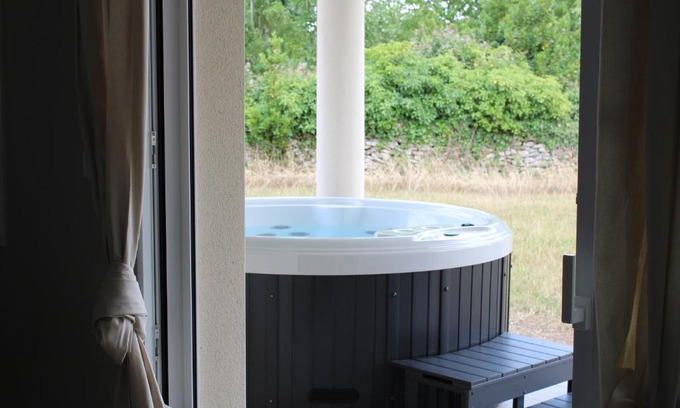 Fontenay-le-Comte Casa | Gîte Lou, Gîte famille et bien être avec jacuzzi