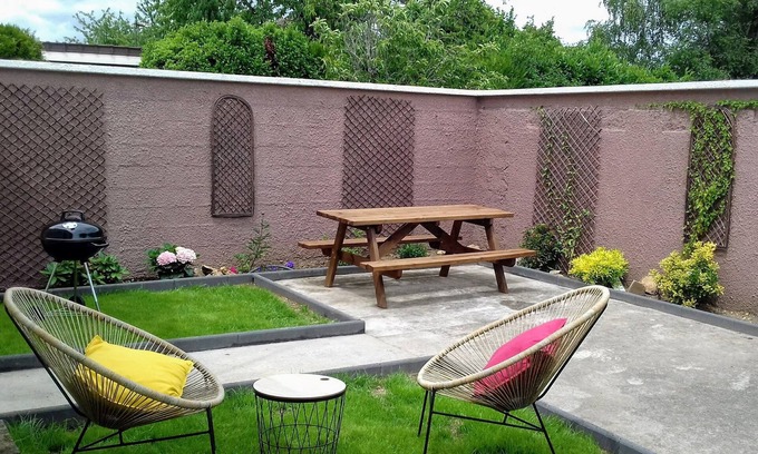 Ballancourt Casa | Gîte Patio de la Croix Boissée - Near Paris RER station