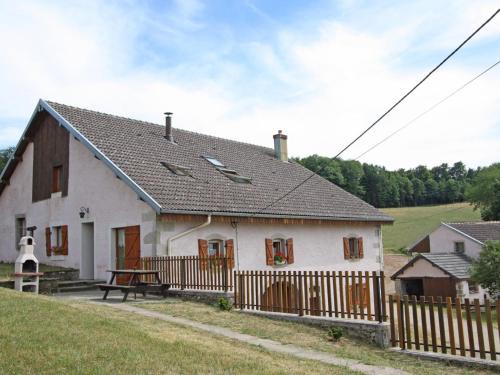 Girmont-Val-d'Ajol Casa | Gîte paisible à 650m d'alt., nature, cheminée, 3 ch. près de Remiremont & Plombières, terrasse, grand terrain - FR-1-589-50