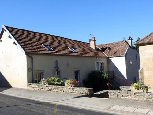 Perrancey-les-Vieux-Moulins Casa | Gîte paisible avec 2 chambres et cour, au-dessus de la mairie, près de Langres - FR-1-611-22