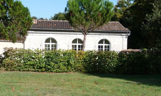 Cognac Casa | Gîte paisible avec jardins privatifs à Cognac, proche des sentiers de randonnée, animaux acceptés - FR-1-653-178