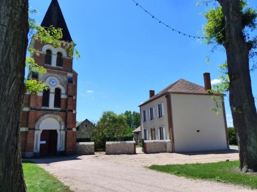 Fourilles Casa | Gîte paisible face à l'église, idéal pour familles et amis, équipé tout confort, près de la nature - FR-1-489-416