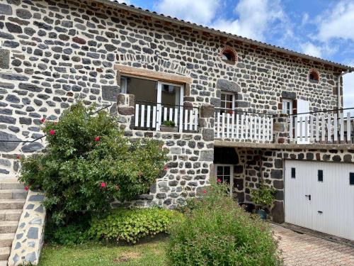 Seneujols Cama Y Desayuno | Gîte pittoresque en campagne près du Puy-en-Velay, idéal pour nature et St-Jacques de Compostelle - FR-1-582-451
