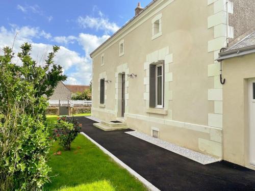 Courcay Casa | Gîte rénové avec billard, baby-foot, jardin clos, recharge VE, proche châteaux de la Loire - FR-1-381-575