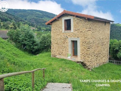 Saint-Chamond Casa | Gîte rénové avec terrasse panoramique et tout confort à Saint-Chamond, proche Saint-Étienne et Lyon - FR-1-496-324