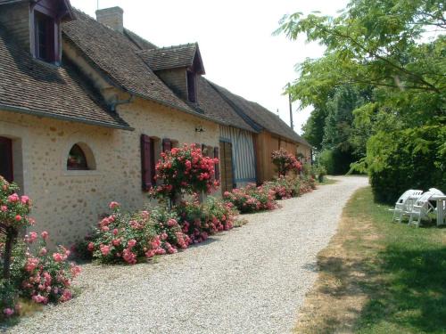 Ballon-Saint-Mars Casa | Gîte rénové en campagne, 3 ch., terrain 5000m², proche randonnées et Le Mans ! - FR-1-410-161